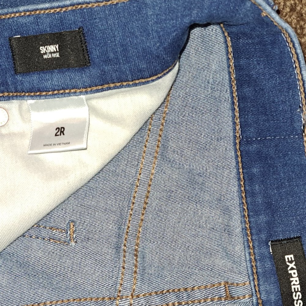 Express Skinny High Rise Distressed Jeans size 2R - Picture 11 of 12